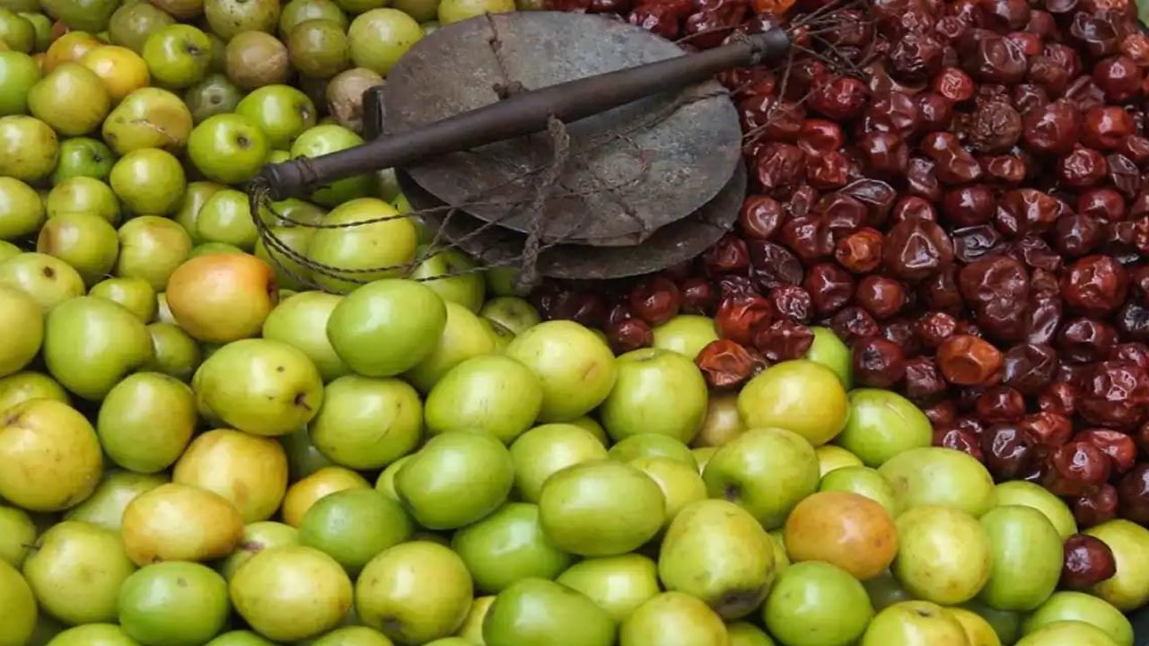 రేగుపండ్లను ఒక అరలీటరు నీళ్లలో వేసి అవి సగం అయ్యే వరకు మరగనివ్వాలి. దానికి పంచదార కానీ తేనె గానీ కలిపి దానిని రోజూ పడుకోబోయే ముందు తీసుకుంటే ఆరోగ్యానికి చాలా మంచిది. రక్తంలోకి గ్లుంటామిక్ ఆమ్లం ఎక్కువగా విడుదలై మెదడు బాగా పనిచేయడానికి ఉపకరిస్తుంది.