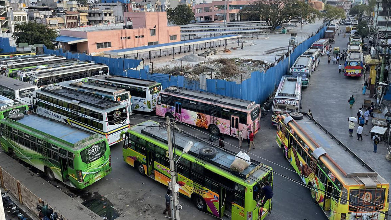 Sankranti: సంక్రాంతి డిమాండ్.. ప్రైవేట్ ట్రావెల్స్ దోపిడీ.. తాట తీస్తామంటూ తనిఖీలు చేస్తున్న ఆర్టీఏ..