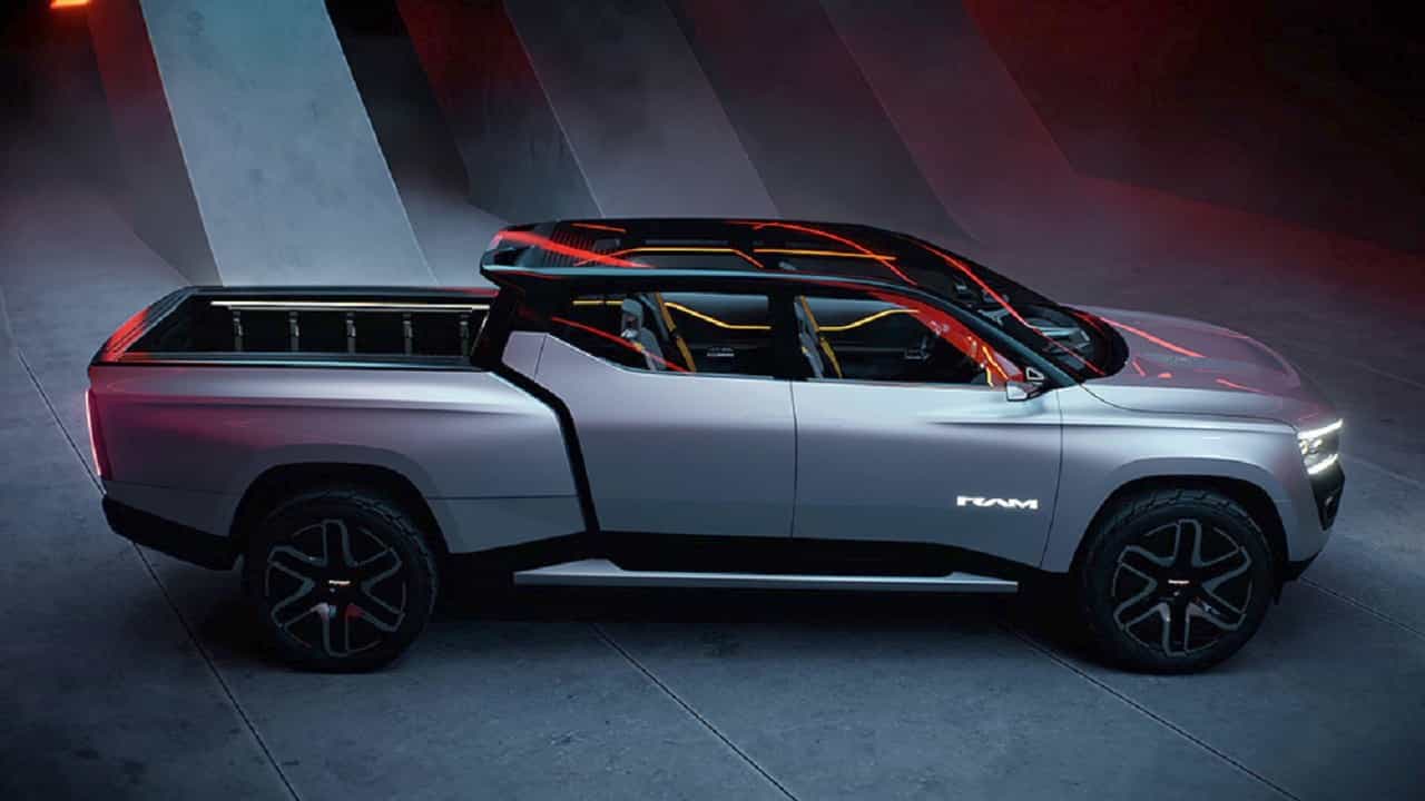RAM 1500 Revolution BEV Concept:
ర్యామ్ కంపెనీ సీఈఎస్ లో తన తొలి ఎలక్ట్రిక్ ట్రక్ ను ఆవిష్కరించింది. అయితే ఇదే మోడల్ లో ఇప్పటికే ఫోర్డ్, చెవ్రోలెట్ వంటి కంపెనీలు ఈ తరహా ట్రక్ లను మార్కెట్ లోకి విడుదల చేశాయి. అయితే వాటిని మించిన లుక్లో ఈ ర్యామ్ 1500 రివల్యూషన్ బీఈవీ కాన్సెప్ట్ ఎలక్ట్రిక్ కార్ ఉంది. దీనిలో ఆర్టిఫీషియల్ ఇంటెలిజెన్స్ తో కూడిన యూజర్ ఇంటర్ ఫేస్ అందుబాటులో ఉంది. బయోమెట్రిక్ లాక్ సిస్టం ఉంది. 2024 నుంచి వినియోగదారులకు అందుబాటులోకి వచ్చే అవకాశం ఉంది.