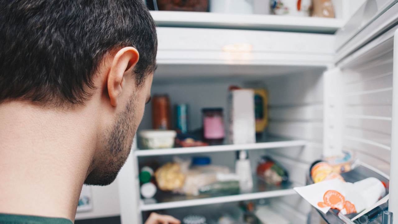 Health: వండిన ఆహారాన్ని ఫ్రిజ్ లో పెడుతున్నారా.. ఎన్ని రోజులు నిల్వ చేస్తున్నారు.. ఈ షాకింగ్ విషయాలు మీకోసం..