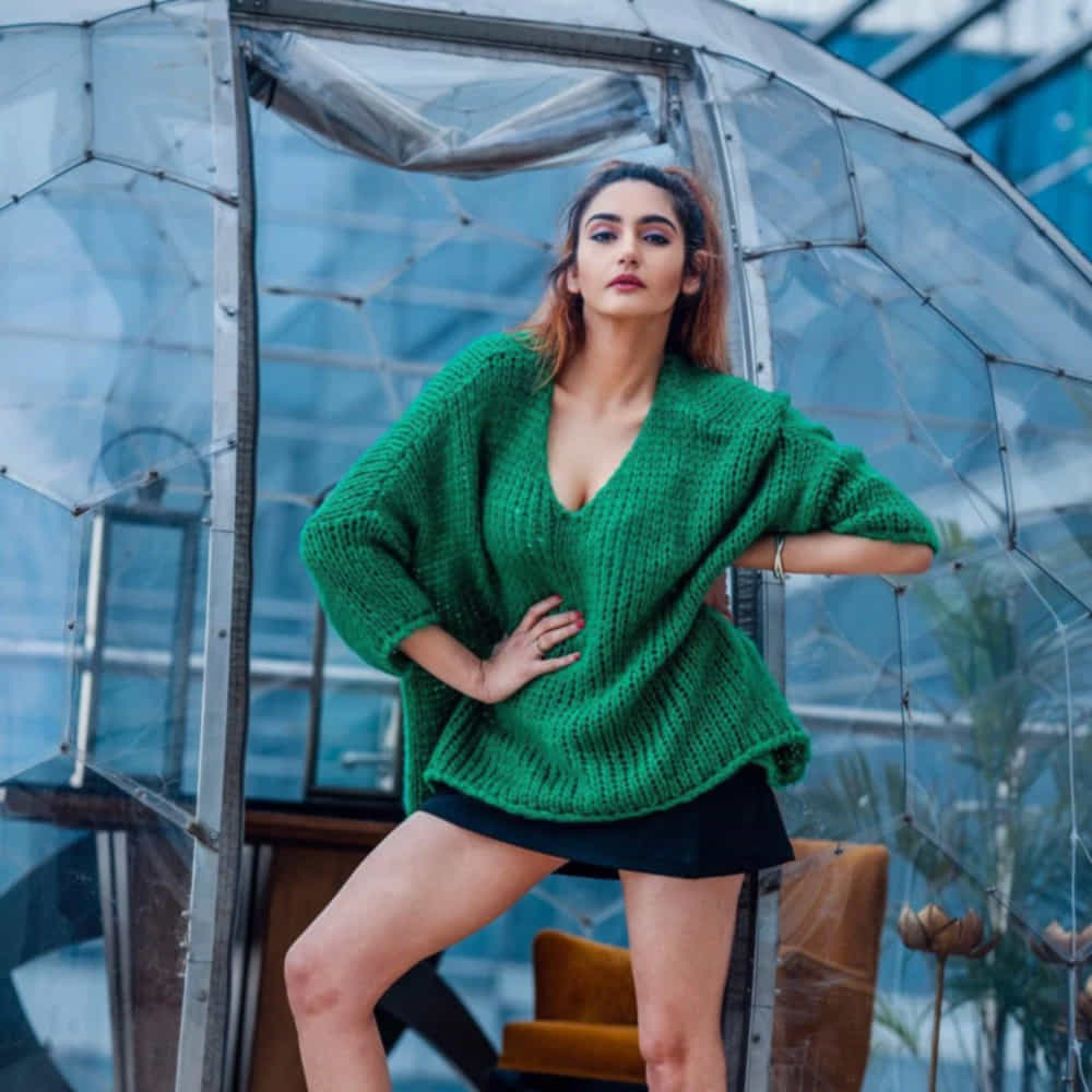  చూడడానికి బోల్డ్‌గా ఉన్న ఈ ఫోటోలలో రాగిణి చాలా అందంగా ఫోజులిచ్చింది. ఇక రాగిణి 2019లో విడుదలైన ‘అధ్యక్ష ఇన్ అమెరికా’ సినిమాలో నటించగా.. ఆ తర్వాత ఆమె నటించిన సినిమాలేవీ విడుదల కాలేదు.