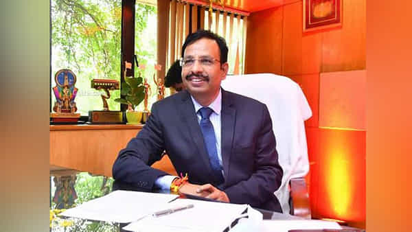 TSRTC: అందుకే ఆర్టీసీ బస్సుల్లో వెళ్లండి.. త్వరగా గమ్యానికి చేరుకోండి.. టోల్ ప్లాజా రద్దీపై సజ్జనార్ స్పందన..