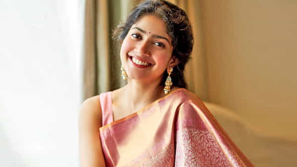 Sai Pallavi: పుట్టపర్తి సత్యసాయి నిలయంలో సాయి పల్లవి.. సాయి సన్నిధిలోనే కొత్తసంవత్సర వేడుకలు