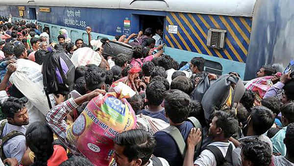 Sankranti Special Trains 2023: సంక్రాంతి పండక్కి ఊరెళ్లే వారికి గమనిక.. జనవరి 12, 13, 14 తేదీల్లో స్పెషల్ ట్రైన్లు ఇవే..
