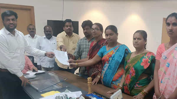 Warangal: అక్కాచెల్లెళ్లే.. తోడికోడళ్లు.. సర్పంచ్, ఎంపీటీసీలు పదవులు.. ముదిరిన ఆధిపత్య పోరు.. ఒకరిపై ఒకరు ఫిర్యాదు
