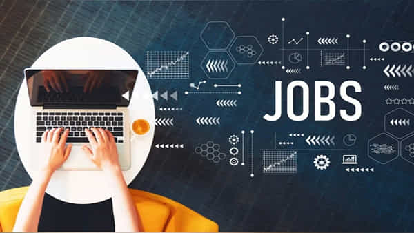 SBI Jobs 2023: బ్యాంక్ ఉద్యోగాల కోసం చూస్తున్న అభ్యర్థులకు గుడ్ న్యూస్.. చివరి తేదీ ఎప్పుడంటే..