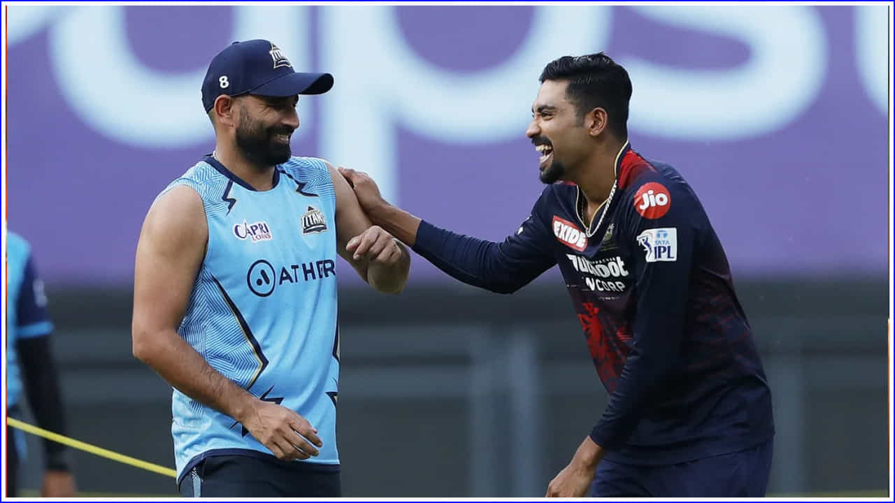 వెటరన్ పేసర్ షమీ ఇండోర్లో న్యూజిలాండ్పై 4 వికెట్లు తీస్తే అంతర్జాతీయ క్రికెట్లో 400 వికెట్లు పూర్తి చేస్తాడు. భారత్ తరపున ఈ ఘనత సాధించిన 9వ బౌలర్గా అతడు నిలిచాడు.