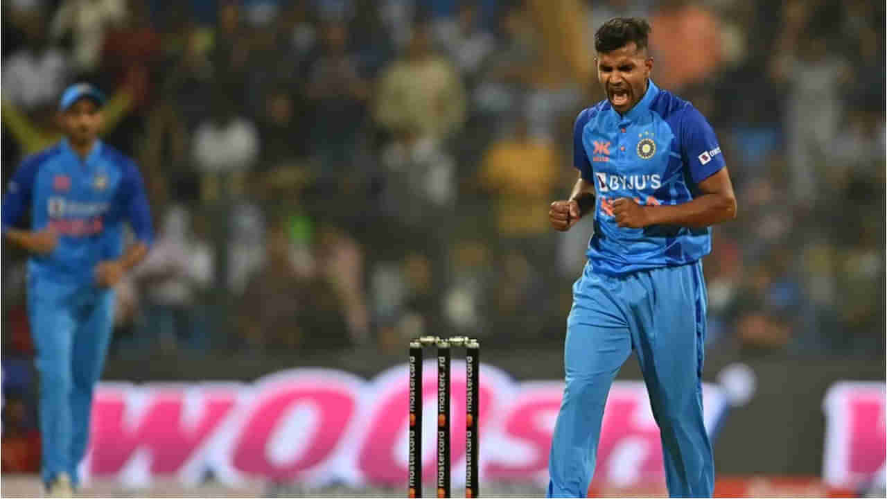 IND vs SL: 4 ఓవర్లలో 14 డాట్‌బాల్స్.. 4 వికెట్లతో  అరంగేట్రంలోనే అదుర్స్‌ .. దెబ్బకు ఏడేళ్ల రికార్డులు బ్రేక్‌