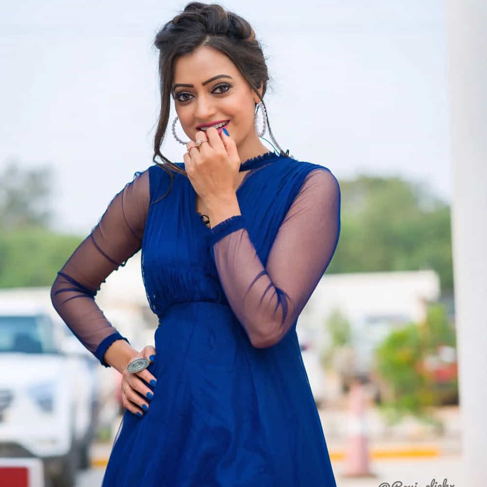 తన లేటెస్ట్ ఫొటోస్ని సోషల్ మీడియాలో షేర్ చేస్తూ రచ్చ చేస్తోంది జబర్దస్త్ కొత్త యాంకర్. ఎప్పటికప్పుడు తన ఫ్రెష్ లుక్స్ షేర్ చేస్తూ జనం నోళ్ళలో నానుతోంది. ప్రస్తుతం సోషల్ మీడియాలో సౌమ్యరావు ఫొటోస్ వైరల్ అవుతున్నాయి.