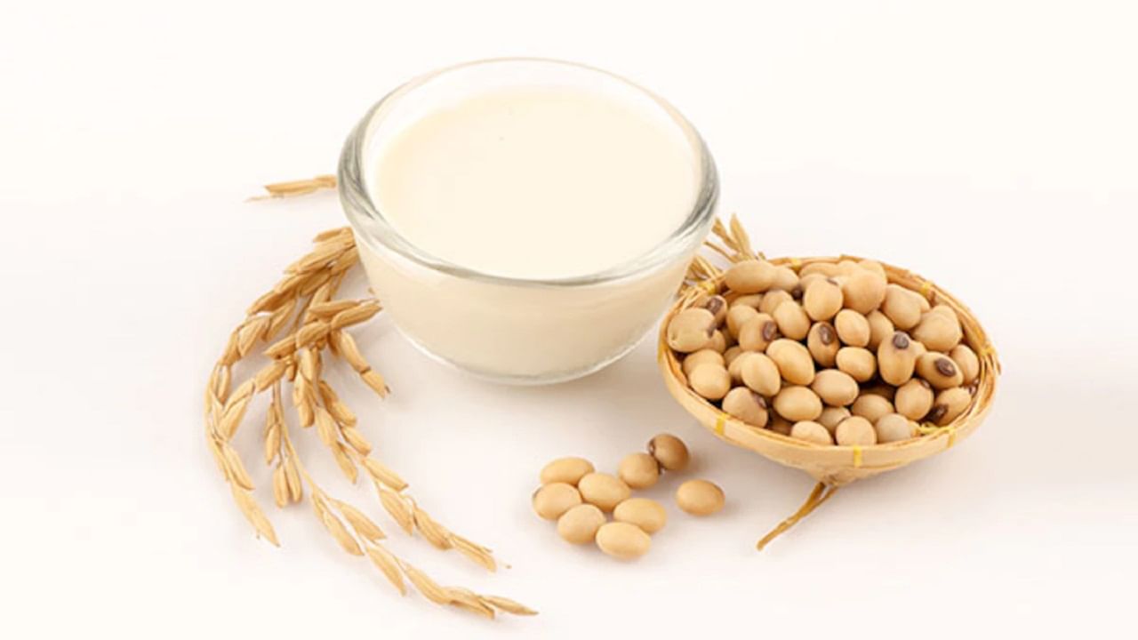 Soy Milk: సోయా పాలతో అదిరిపోయే ఆరోగ్య ప్రయోజనాలు.. తెలుసుకుంటే మీకే ...