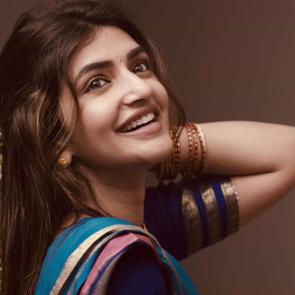 పెళ్లి సందడి సినిమాతో ఓవర్ నైట్ లోనే క్రేజ్ సొంతం చేసుకుంది వయ్యారి భామ శ్రీలీల. తాజాగా వరుస సినిమాలతో ఫుల్ ఫార్మ్ లో ఉంది. ఈ అమ్మడి అందాలకి పడనివారు ఎవరు ఉండరు.తాజాగా శ్రీలీల పోస్ట్ చేసిన ఫొటోస్ చూసి ఫ్యాన్స్ ఖుషి అవుతున్నారు..