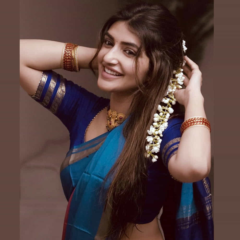 పెళ్లి సందడి సినిమాతో ఓవర్ నైట్ లోనే క్రేజ్ సొంతం చేసుకుంది వయ్యారి భామ శ్రీలీల. తాజాగా వరుస సినిమాలతో ఫుల్ ఫార్మ్ లో ఉంది. ఈ అమ్మడి అందాలకి పడనివారు ఎవరు ఉండరు.తాజాగా శ్రీలీల పోస్ట్ చేసిన ఫొటోస్ చూసి ఫ్యాన్స్ ఖుషి అవుతున్నారు..