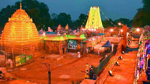 Telangana: భక్తులకు గుడ్ న్యూస్.. ఆ క్షేత్రాల సందర్శనకు స్పెషన్ టూర్ ప్యాకేజీలు.. పూర్తి వివరాలివే..