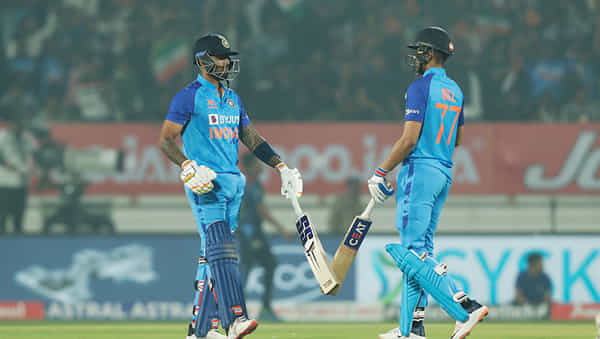 IND vs SL 3rd T20I: తుఫాన్ సెంచరీతో సూర్య బీభత్సం.. శ్రీలంక ముందు భారీ టార్గెట్..