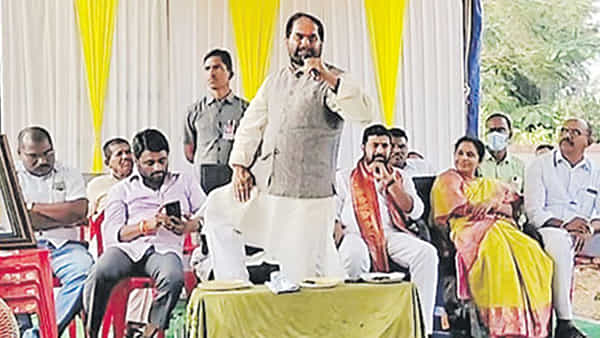 Andhra Pradesh: తొడగొట్టిన ఏపీ స్పీకర్ తమ్మినేని సీతారాం.. మళ్లీ ఆయనే సీఎం అవుతారంటూ కీలక వ్యాఖ్యలు..