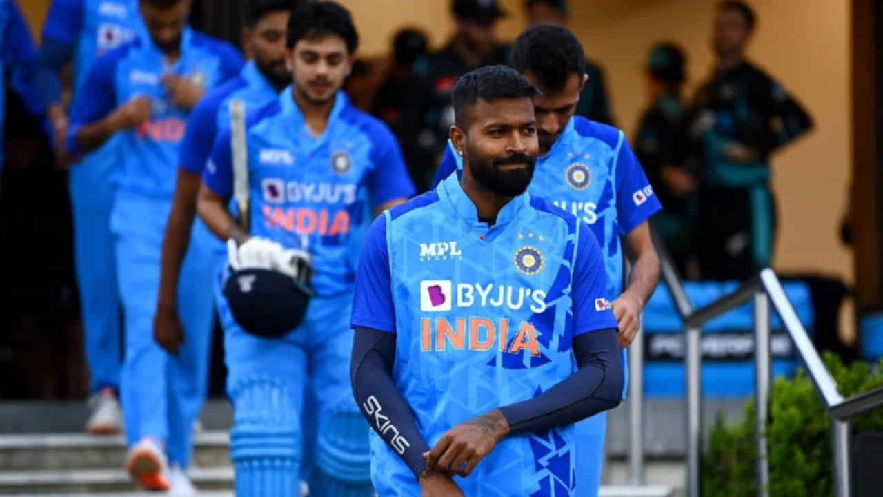 ఈ విజయంతో టీమిండియా రెగ్యులర్ కెప్టెన్ రోహిత్ శర్మ రికార్డును హార్దిక్ పాండ్యా బద్దలు కొట్టాడు.