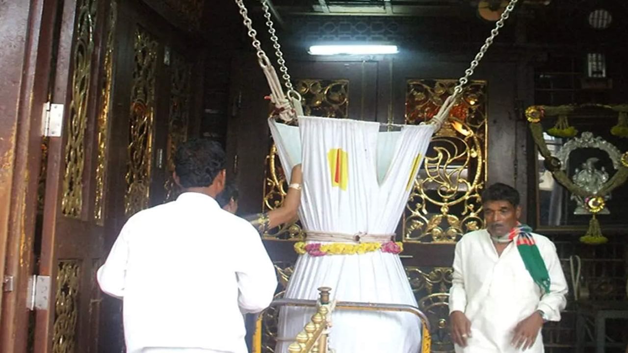 Tirumala: నూతన పరకామణి భవనంలో హుండీ లెక్కింపు.. శ్రీవారి దర్శననానికి 20 గంటలు..