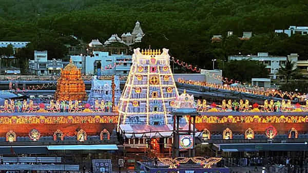 Tirumala: శ్రీవారి భక్తులకు శుభవార్త.. రానున్న 3 నెలలకు ఆర్జిత సేవా టికెట్లను విడుదల చేసిన టీటీడీ.. పూర్తి వివరాలివే..