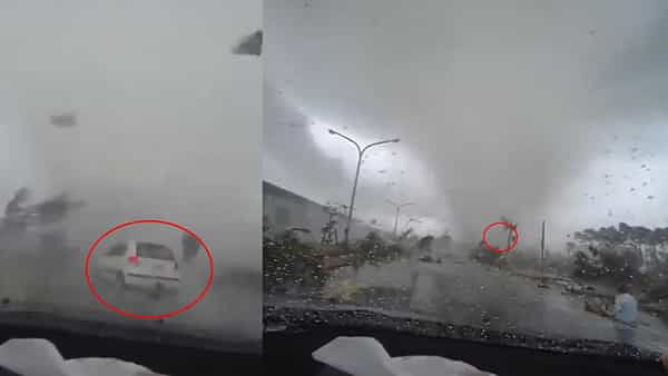 Shocking: ధైర్యముంటేనే ఈ వీడియో చూడండి.. రెప్పపాటులో కారును మింగేసిన టోర్నడో..