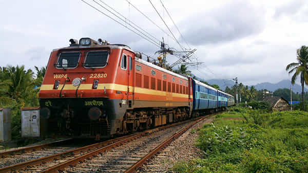 Abroad Trains: ఈ రైలులో ప్రయాణిస్తూ విదేశాలను చుట్టేయెచ్చు.. మీరు రెడీనా.. ఫుల్ డీటెయిల్స్ ఇవే..