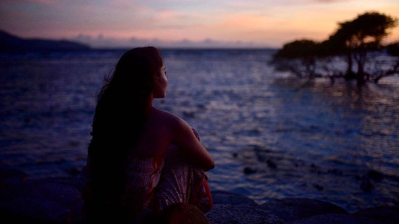 Actress: ప్రశాంతంగా ప్రకృతిని ఆస్వాదిస్తోన్న ఈ హీరోయిన్ను గుర్తుపట్టారా.. ఆమె పేరు తెలియని ఆడియన్స్ ఉండరు బాసూ..