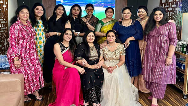 సురేఖా వాణి ఇంట్లో సీనియర్ నటీమణుల గెట్ టు గెదర్.. రక్కమ్మ పాటకు డ్యాన్స్లేస్తూ సందడి.. వీడియో వైరల్