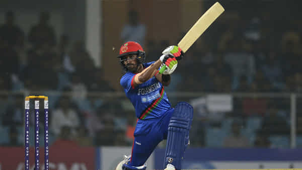 UAE Vs AFG: 4 ఫోర్లు, 5 సిక్సర్లతో శివాలెత్తిన ఆల్రౌండర్.. 22 బంతుల్లో మ్యాచ్ బిగ్ టర్న్.. ఎవరంటే!