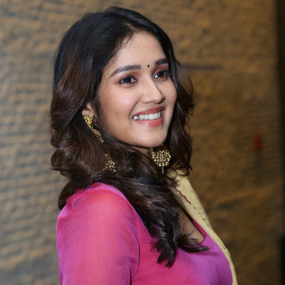 అనిఖా సురేంద్రన్ చైల్డ్ నటిగా చాలా సినిమాలు చేసింది. ఈమధ్య విడుదల అయిన నాగార్జున నటించిన 'ఘోస్ట్' సినిమాలో కూడా టీనేజ్ అమ్మాయిగా నటించింది. అలాగే తమిళ సూపర్ స్టార్ అజిత్ సినిమాలో కూడా టీనేజ్ అమ్మాయిగా నటించిన అనిఖా మొట్ట మొదటి సారిగా కథానాయికగా గా నటిస్తున్న చిత్రం 'బుట్ట బొమ్మ'
