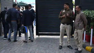 Sadhvi Prachi: హిందూ అమ్మాయిల పర్సలో ఉండాల్సింది లిప్‌స్టిక్‌ కాదు.. కత్తి: సంచలన వ్యాఖ్యలు చేసిన సాధ్వి