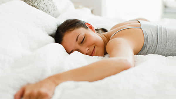Sleeplessness: అర్థరాత్రి వరకు నిద్రపోలేకపోతున్నారా.. ఈ హోం రెమెడీస్ ప్రయత్నిస్తే వెంటనే నిద్రలోకి జారుకుంటారు..