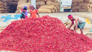 Hyderabad: మద్యం మత్తులో యువకుడి వీరంగం.. ఎస్సై ని కాలితో తన్ని.. దుర్భాషలాడుతూ హంగామా..