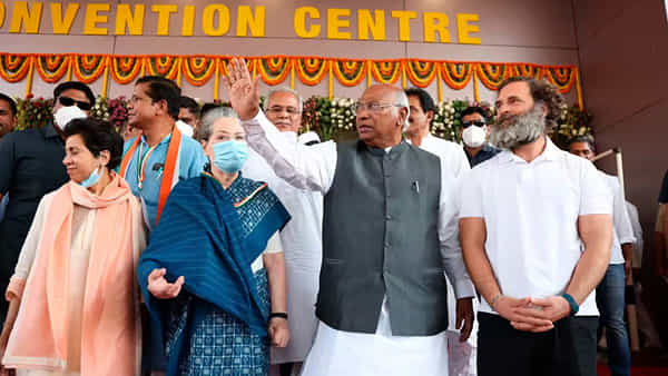 Congress Plenary: చివరి అంకానికి చేరిన కాంగ్రెస్ ప్లీనరీ.. ఇవాళ్టి షెడ్యూల్ ఇదే..