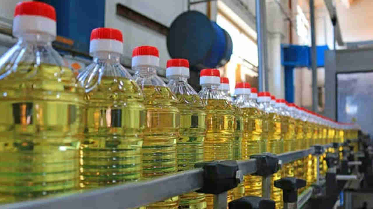 Edible Oils Price: వంట నూనె ధరలు మళ్లీ పెరగనున్నాయా..? కీలక నిర్ణయం తీసుకోనున్న కేంద్రం