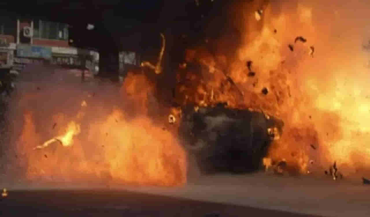 ఐరన్‌ కర్మాగారంలో పేలుడు.. మృతులు, బాధిత కుటుంబాలకు భరోసా ఇచ్చిన యాజమాన్యం..