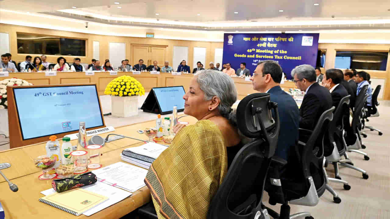 GST Council Meeting: వాటిపై జీఎస్టీ తగ్గించడం నుంచి బకాయిల విడుదల వరకు.. జీఎస్టీ కౌన్సిల్ సమావేశంలో కీలక నిర్ణయాలు ఇవే..