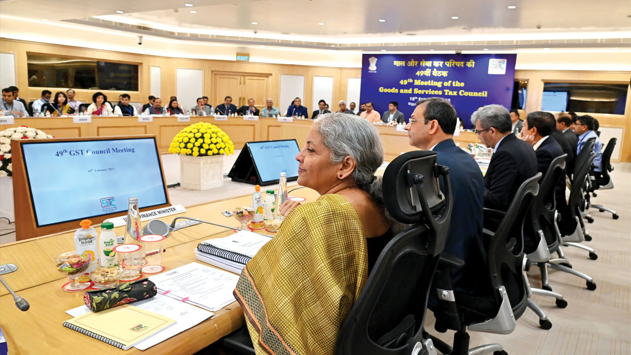 GST Council Meeting: వాటిపై జీఎస్టీ తగ్గించడం నుంచి బకాయిల విడుదల వరకు.. జీఎస్టీ కౌన్సిల్‌ సమావేశంలో కీలక నిర్ణయాలు ఇవే..