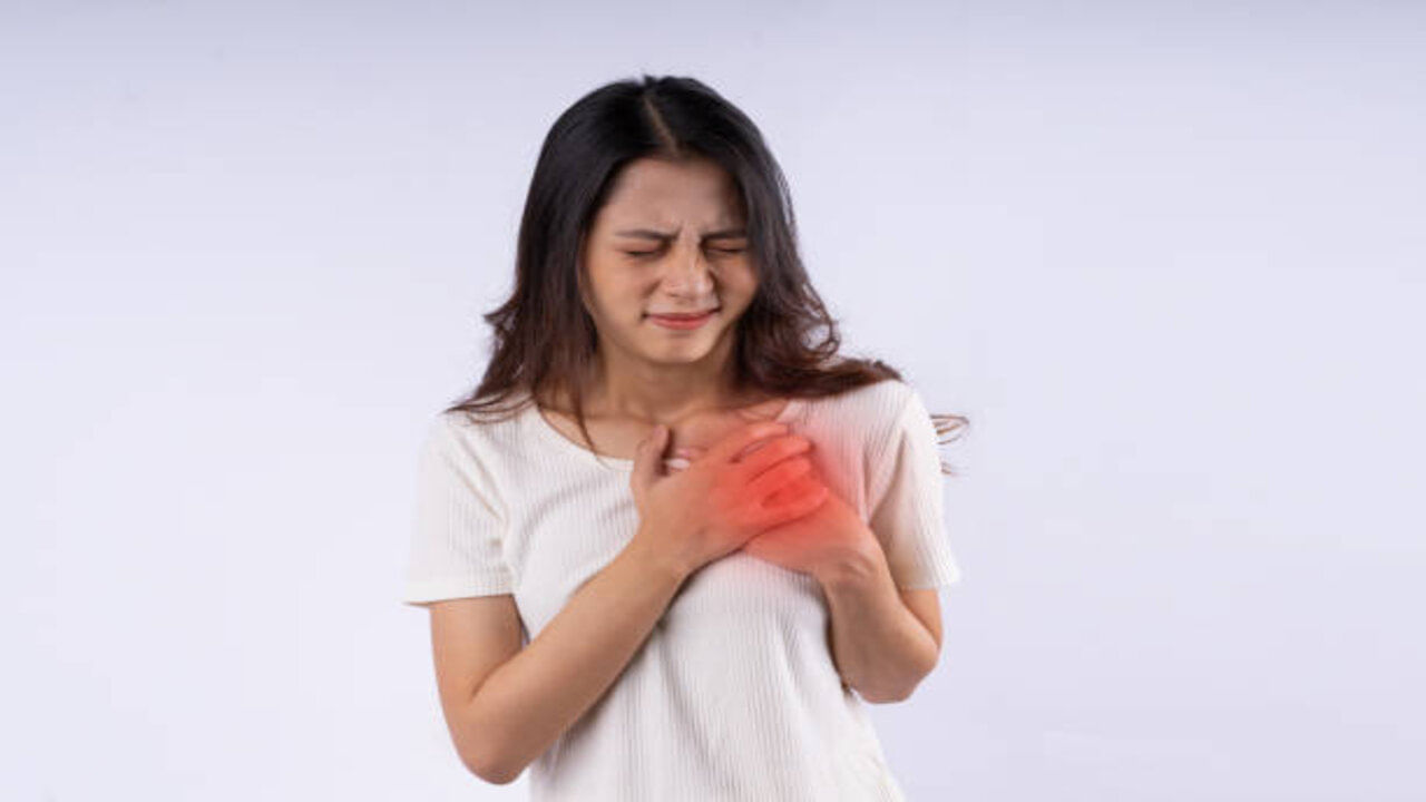 Heart Health: గుండె పోటు ముప్పును తగ్గించే ఫుడ్స్ ఇవే.. మీ రెగ్యులర్ డైట్‌లో మస్ట్‌గా వీటిని చేర్చుకోండి..