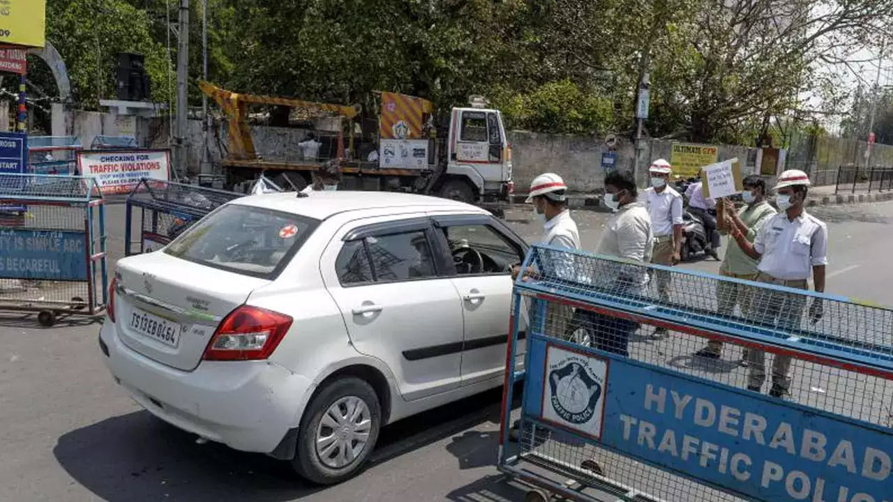 Hyderabad Traffic Restrictions: నగరవాసులకు ముఖ్య గమనిక.. ఆదివారం ఆ రూట్లలో ట్రాఫిక్‌ ఆంక్షలు.. పూర్తి వివరాలివే