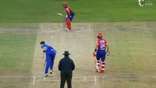 Watch: లగ్జరీ కారులో వచ్చిన వ్యక్తి.. డబ్బుందని పొగరుతో మహిళపై మనీ విసిరి.. ఆ తర్వాత..