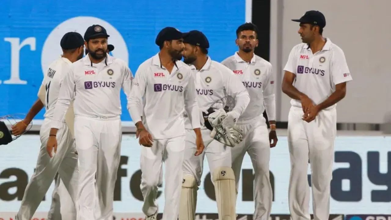 IND vs AUS: రెండో టెస్టుకు ముందు రోహిత్ సేనకు షాకింగ్ న్యూస్.. గాయంతో దూరమైన స్టార్ ప్లేయర్?