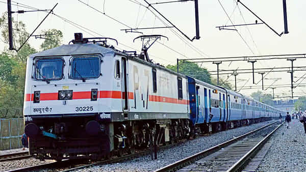 Indian Railways: హమ్మయ్య.. రైల్వే ప్రయాణీలకు పెద్ద ఊరట.. అన్-రిజర్వ్డ్ టికెట్స్ ఇక చాలా ఈజీ..