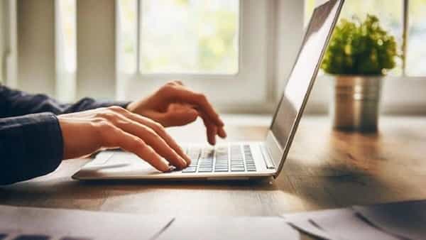 Laptop tips and tricks: హే బంటి.. మీ ల్యాప్టాప్ స్లోనా ఏంటి? ఈ టిప్స్ ఫాలో అవ్వు చాలు.. ఇక ఎప్పటికీ సూపర్ ఫాస్టే..