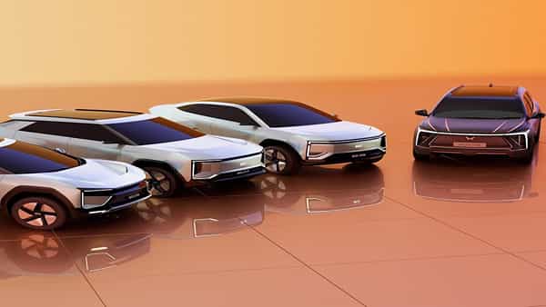 Mahindra EV Cars: మార్కెట్ లోకి మహీంద్రా కొత్త ఈవీ కార్స్.. త్వరలోనే హైదరాబాద్ లో ప్రదర్శన..