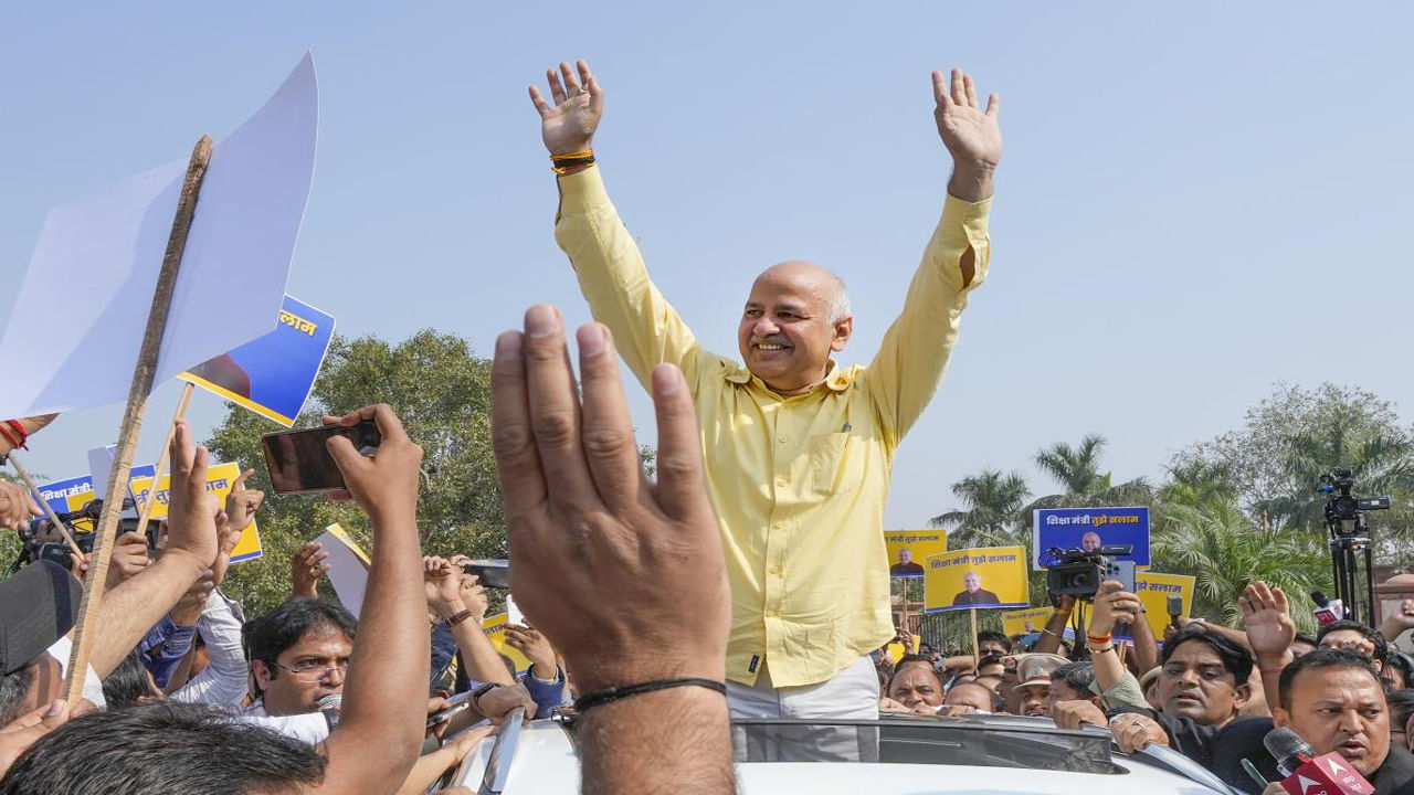 Liquor Scam Case: ఏడెనిమిది నెలలు నేను జైల్లో ఉంటా.. సీబీఐ విచారణకు ముందు సిసొడియా భారీ బలప్రదర్శన