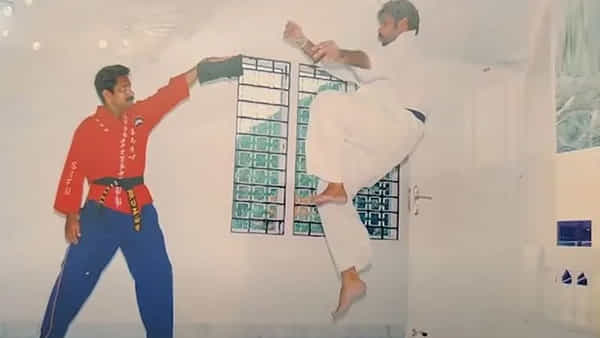 Guess The Actor: మార్షల్ ఆర్ట్స్లో అదరగొడుతోన్నఈ స్టార్ హీరో ఎవరో గుర్తుపట్టారా? అతని ఎంట్రీనే ఓ సెన్సేషన్
