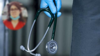 Monkey Attack: మరో దారుణం.. రెచ్చిపోయిన కోతి.. చిన్నారి వేలు కొరికేసింది..