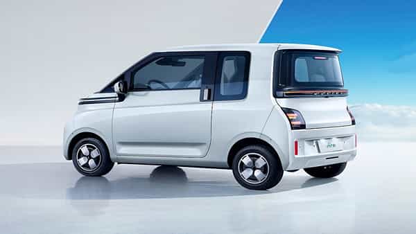 Cheapest Electric Car: దేశంలోనే అత్యంత చవకైన ఎలక్ట్రిక్ కారు ఇదే.. ఫీచర్లు సూపరంతే! పూర్తి వివరాలు ఇవి..