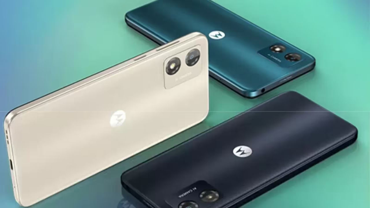 Moto E13 ఫ్లిప్‌కార్ట్ సేల్: ప్రముఖ స్మార్ట్‌ఫోన్ కంపెనీ మోటరోలా తన కొత్త స్మార్ట్‌ఫోన్ Moto E13ని గత వారం ఇండియాలో విడుదల చేసింది. ఈ నేపథ్యంలోనే ఈ రోజు నుంచి వినియోగదారుల కోసం విక్రయాలను కూడా ప్రారంభించింది మోటరోలా కంపెనీ. ఇక ఈ ఫోన్ విక్రయాలు ఫ్లిప్‌కార్ట్ ద్వారా జరుగుతున్నాయి. 