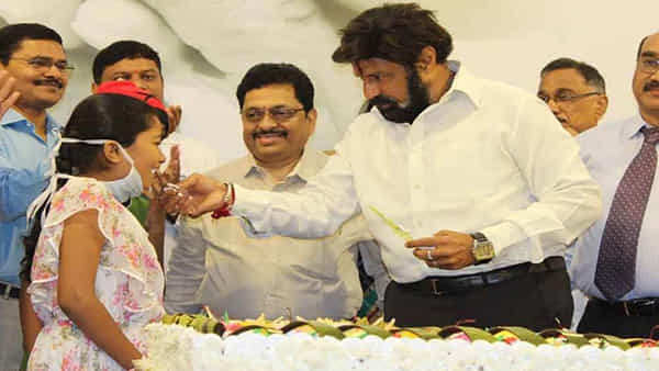 మరోసారి గొప్ప మనసు చాటుకున్న బాలయ్య.. బ్రెయిన్ ట్యూమర్తో బాధపడుతోన్నఅసిస్టెంట్ డైరెక్టర్ కోసం ఏకంగా..