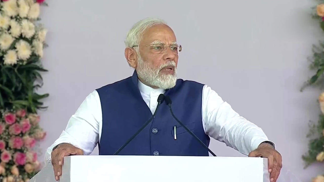 PM Modi: శివమొగ్గ ప్రజల చిరకాల స్వప్నం నెరవేరింది.. ఎయిర్‌పోర్ట్‌ను జాతికి అంకితం ఇచ్చిన ప్రధాని మోదీ..